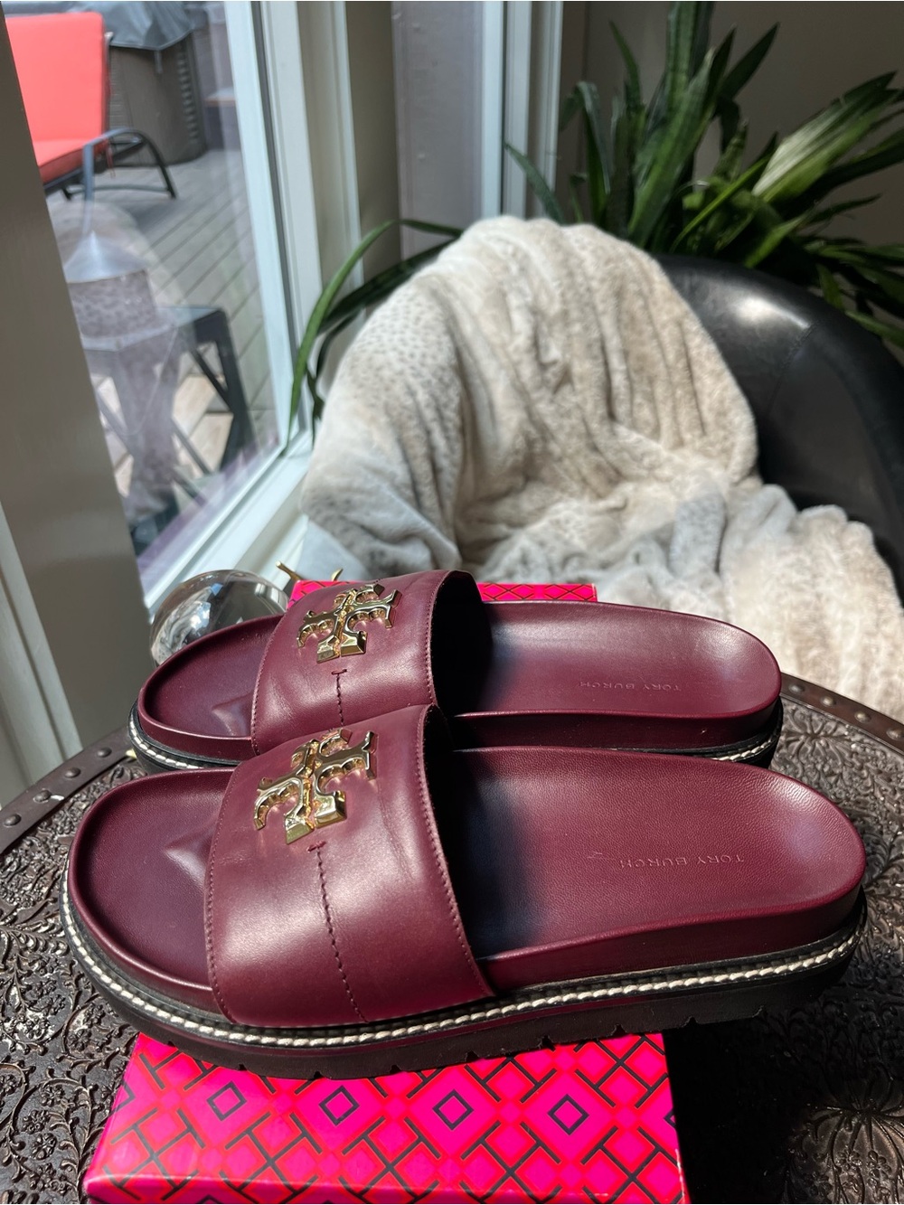 TORY BURCH EVERLY ANATOMIC LUG SANDALS ROYAL BURGUNDY 9